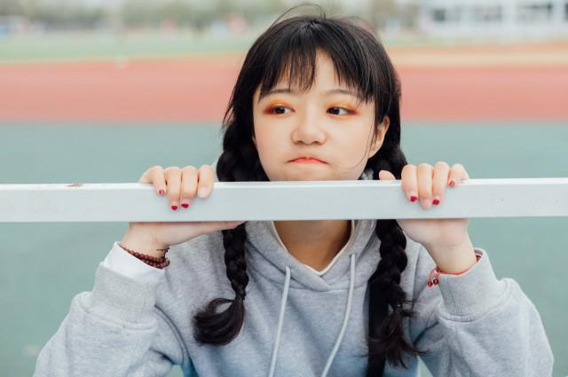 卫衣怎么穿搭 女生必学的卫衣穿搭技巧